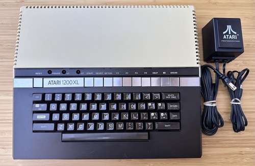 Vintage atari 1200xl bit 64k - vintage, 8-bit