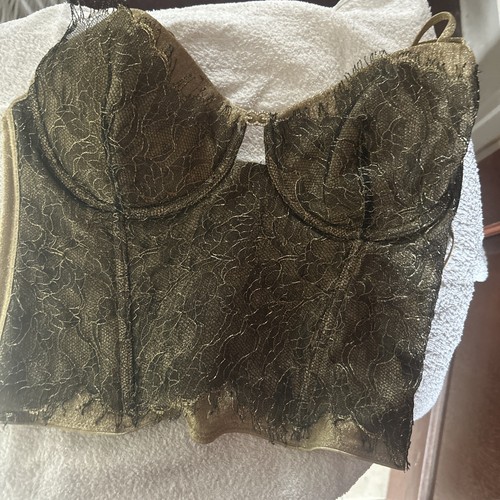 Exquisite gold escada vintage - exquisite,