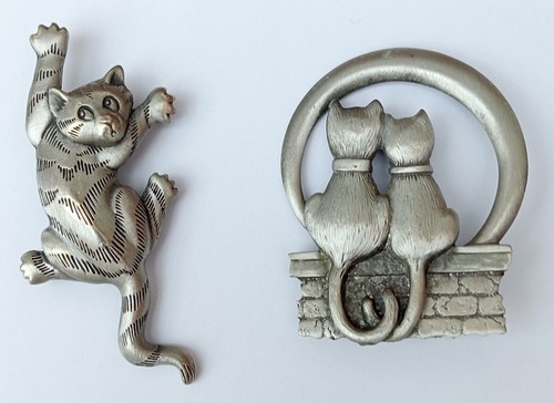 Pewter cat broocheby - cat,