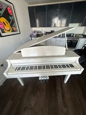  ~ Baby Yamaha Grand Piano ~ Glossy White~ Digital, built in speaker~ Excellent 