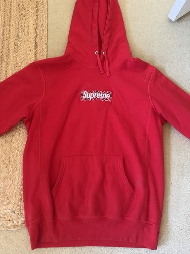 Used fw19 supreme - bandana, box