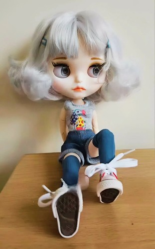 Silver hair blythe doll - silver,