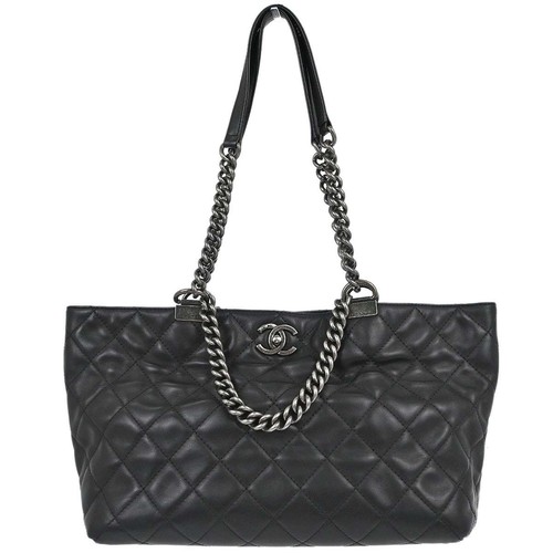 Chanel black calfskin shopping - black,