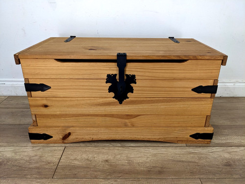 Storage chest corona pine - corona,