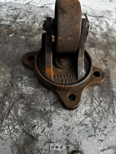 Vintage cast iron swivel - cast,