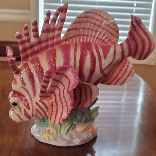 Lenox pink white lion - lion, fish