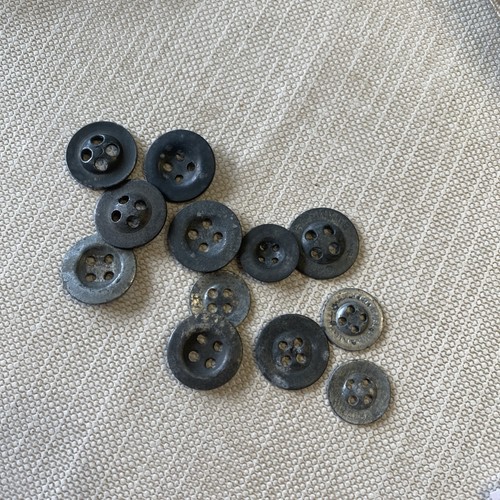 Ww2 zinc buttons x12 - zinc,