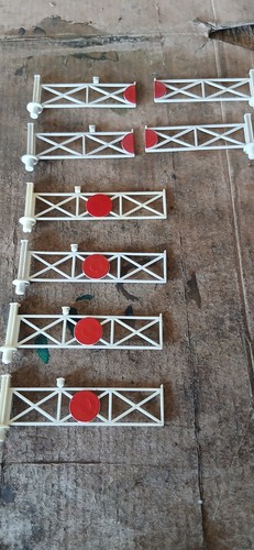 Triang gauge level crossing - oo,