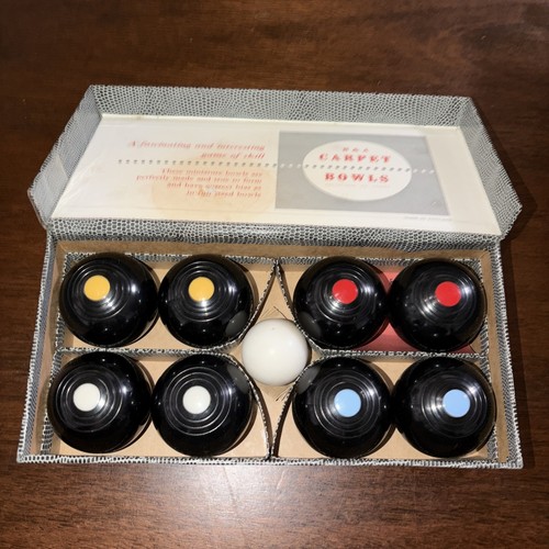 Carpet bowls game - &,