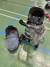 Egg Travel System With Maxi-Cosi Car Seat And ISO-fix Bases