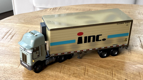 Disney pixar cars - chet, boxkaar