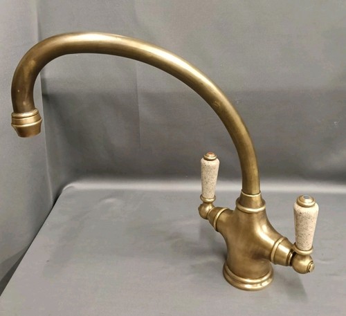 Perrin rowe etruscan - &, bare