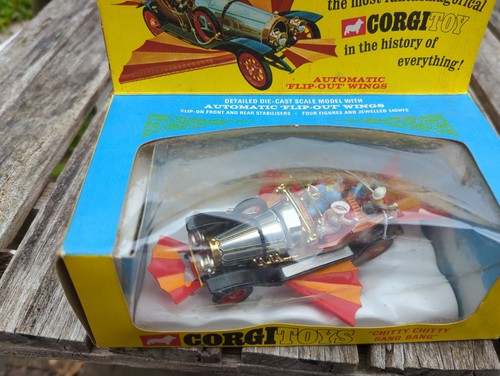 Corgi 266 chitty - corgi,