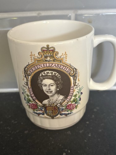 Royal worcester palissy queen - worcester,