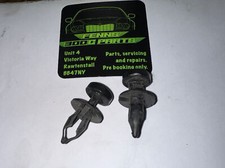 Chrysler 300c Touring Estate Rear Light Brake Light Push Pins X2 Crd Hemi