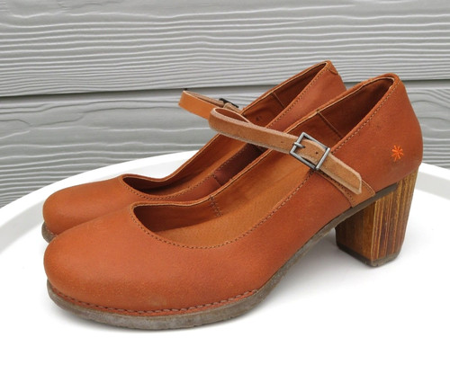The art company - women's, mary