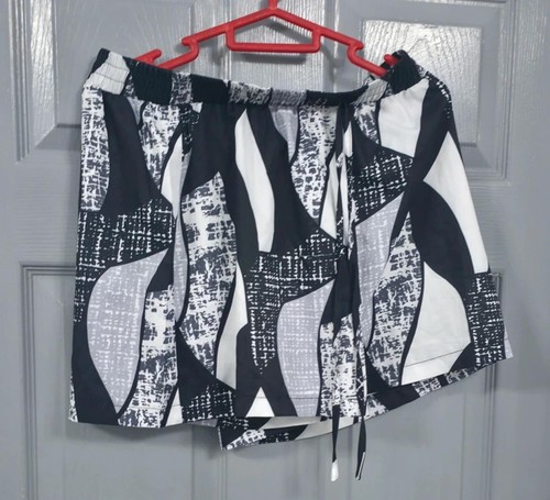 Shein black white abstract - &,