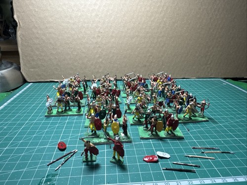 Plastic soldiers lot 16 - soldiers,