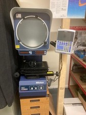 MITUTOYO PJA3000 PROFILE PROJECTOR