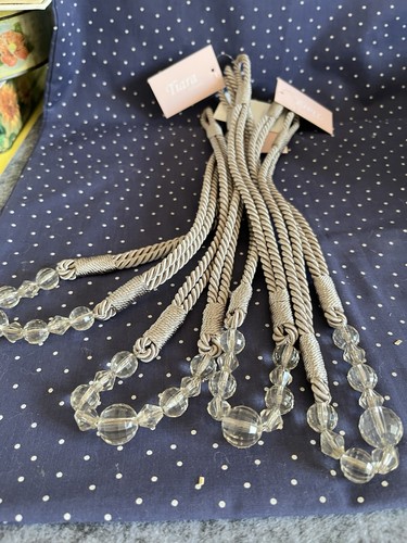 Set crystal beaded - of, 4