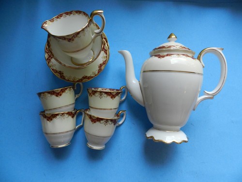 Crown staffordshire piece - 11,