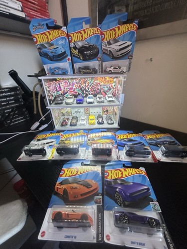 Hot wheels bundle garages - hot, 2