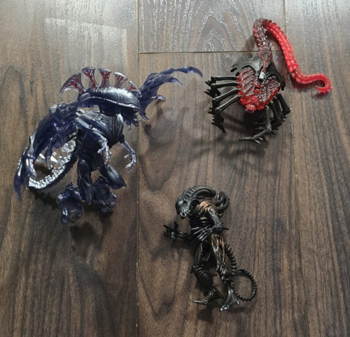 Aliens flying alien - flying,