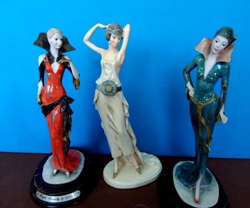 High society ladies - high, figurines