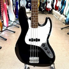 Squier Affinity Jazz Bass Used