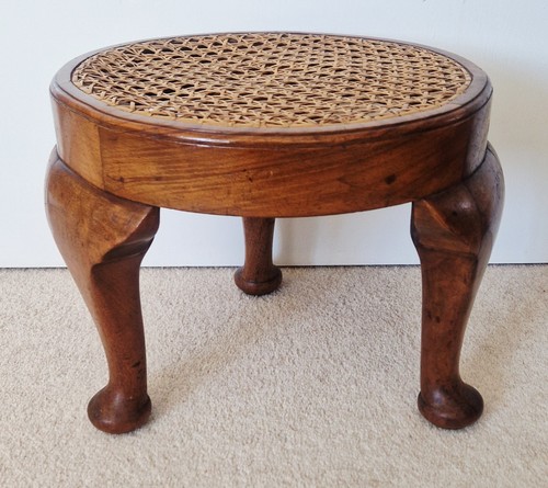 Antique round wooden - round,