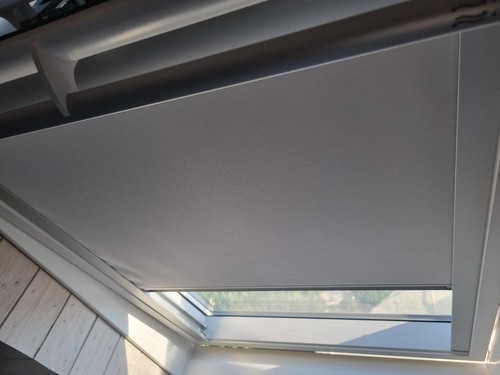 Blackout skylight blind - blackout,