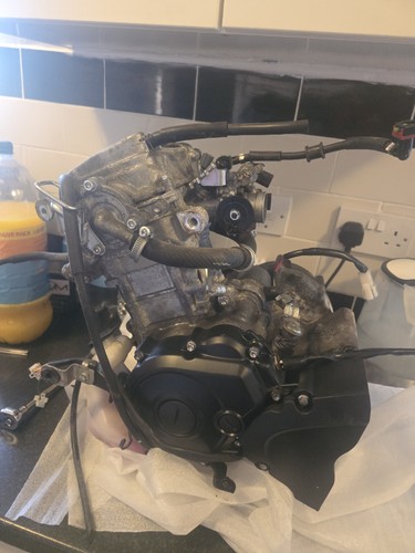 Yamaha yzf125r engine gen - yzf125r, 3/4