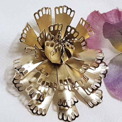 Vintage large gold - large, flower