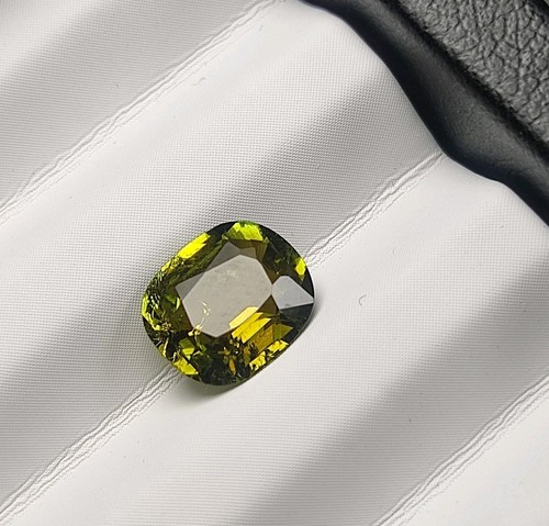 Aesthetic natural sphene - 01, ct
