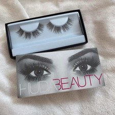 Huda beauty harmony eazy lash