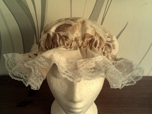 Drag queen panto beige floral - queen/panto,