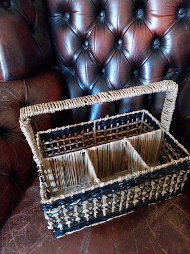 Wicker basket bottle carrier - basket, /