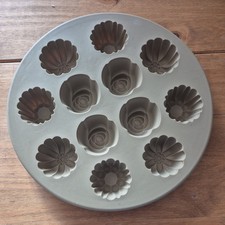 Pampered Chef Silicone Floral