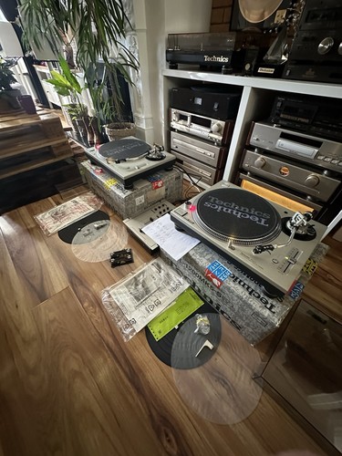 New technics turntable 1200 - sl,