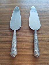 Pair of Sheffield Sterling Silver-Handled Pie / Cake Servers – HB Maker - 145.8g