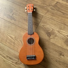 Everjoys 4-String Ukulele with Carry Case