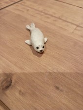 Hagen Renaker White Seal Miniature Figurine