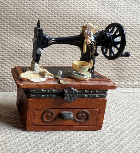 Sewing machine decorative - sewing,