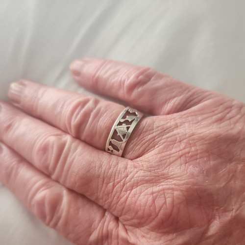 Masonic wedding ring 9ct 375 - ring,