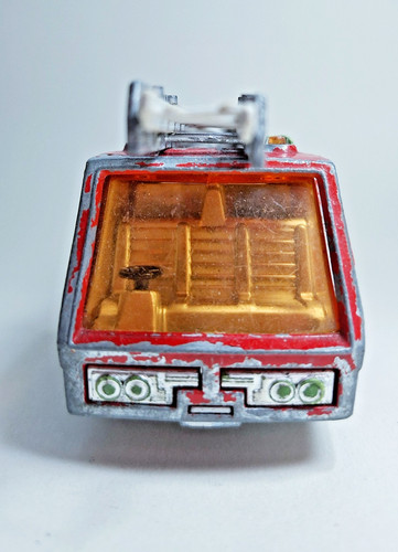 Matchbox super kings fire - k-9,