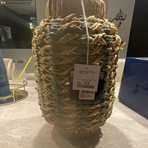 Round woven seagrass basket - round,