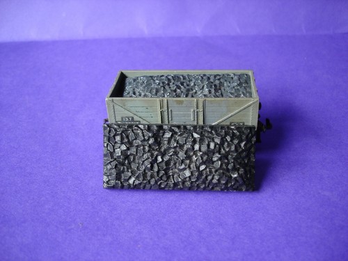 Looks like hornby dublo 13 - like",