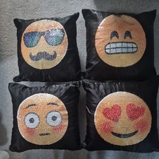 4 x Large Emoji Face Changing