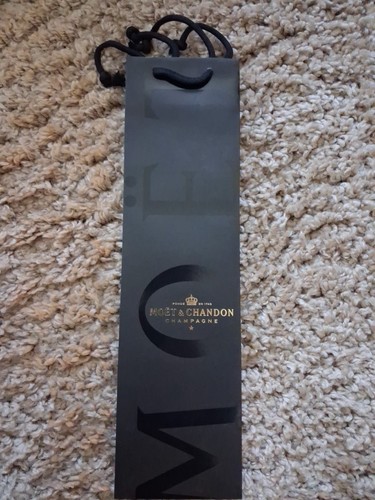 Moet chandon champagne - &,