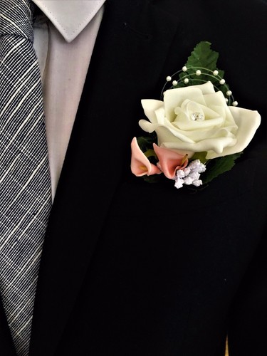 Wedding buttonhole corsage for
